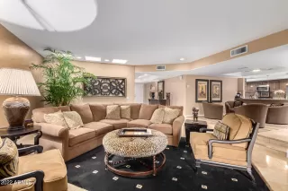 Photo #4: 6495891 Listing