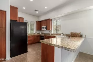 Photo #5: 6496279 Listing