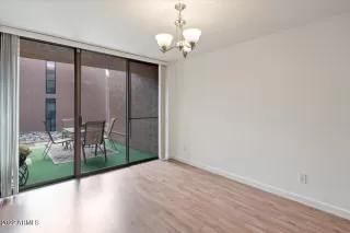 Photo #5: 6496603 Listing