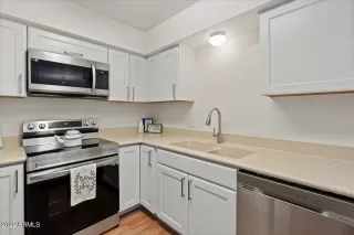 Photo #6: 6496603 Listing