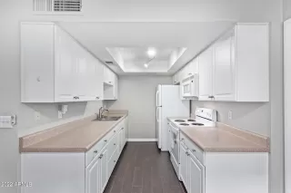 Photo #5: 6496658 Listing