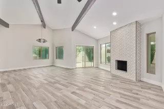 Photo #4: 6496853 Listing