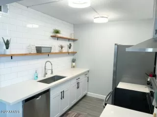 Photo #5: 6496964 Listing