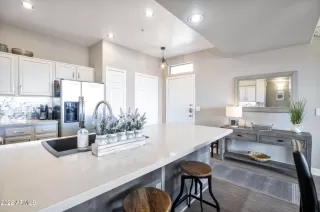 Photo #5: 6497604 Listing