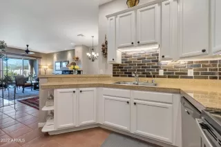 Photo #4: 6498979 Listing