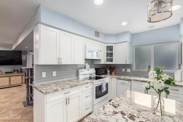 MLS: 6499025 Condo For Sale