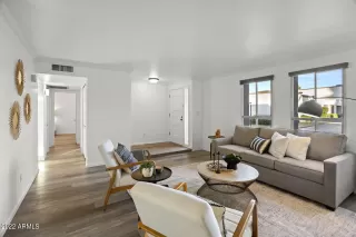 Photo #4: 6499092 Listing