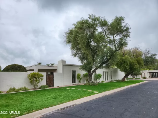 MLS: 6500487 Condo For Sale