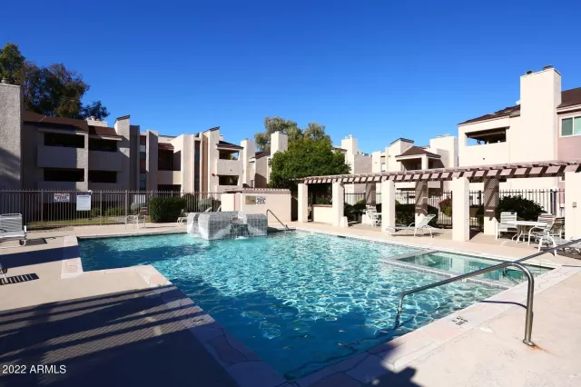 MLS: 6500493 Condo For Sale