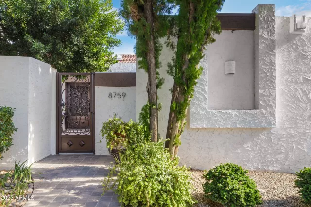 MLS: 6500982 Condo For Sale