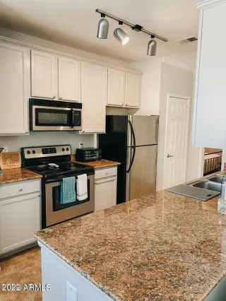 Photo #5: 6501259 Listing