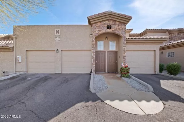 MLS: 6502271 Condo For Sale