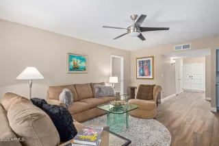Photo #5: 6502331 Listing