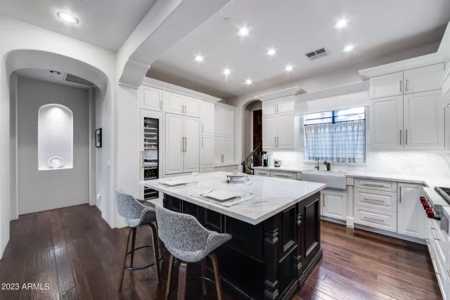 MLS: 6502446 Condo For Sale