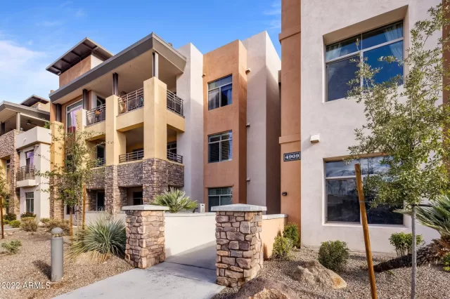 MLS: 6502699 Condo For Sale