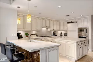 Photo #2: 6504185 Listing