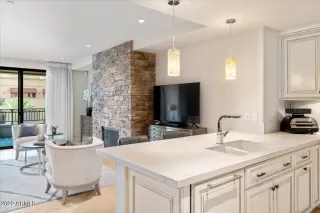 Photo #3: 6504185 Listing