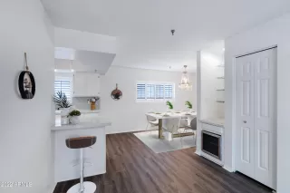 Photo #2: 6504484 Listing