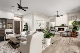 Photo #6: 6504857 Listing