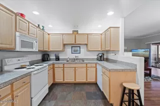 Photo #6: 6505192 Listing 