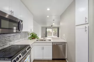 Photo #4: 6506133 Listing