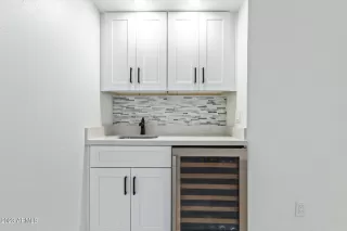 Photo #5: 6506906 Listing
