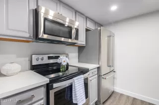 Photo #5: 6506963 Listing