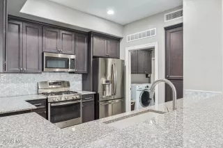 Photo #3: 6506997 Listing