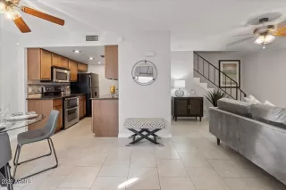 Photo #4: 6507875 Listing