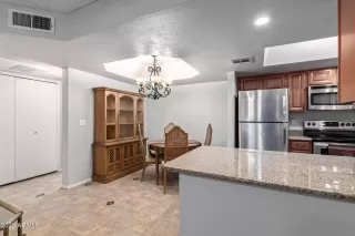 Photo #6: 6508233 Listing