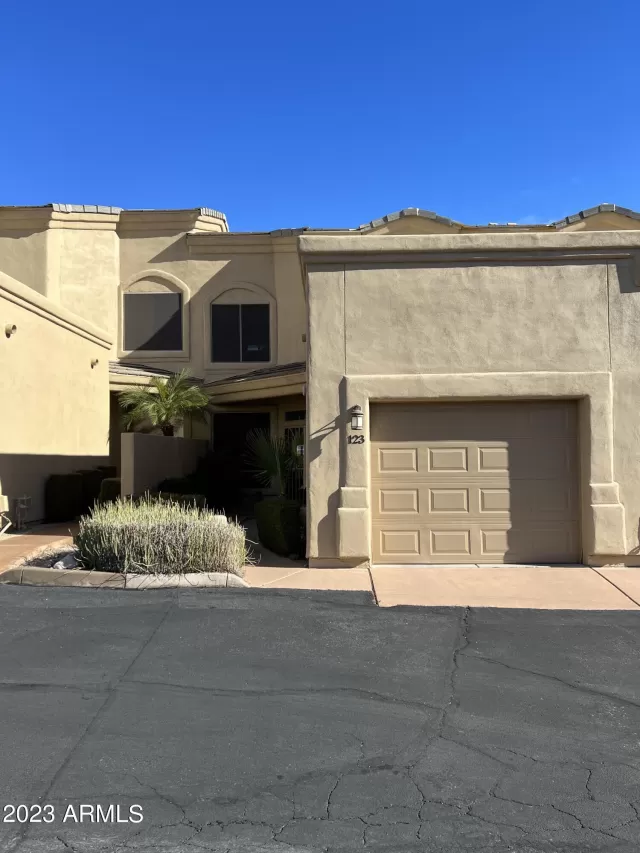 MLS: 6508642 Condo For Sale