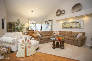 Photo #5: 6508861 Listing