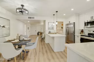 Photo #4: 6510118 Listing