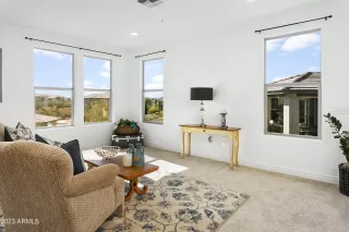 Photo #6: 6510585 Listing