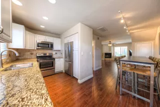 Photo #3: 6510720 Listing