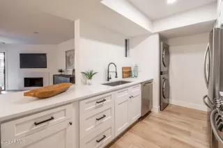 Photo #5: 6511106 Listing