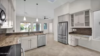 Photo #5: 6511155 Listing