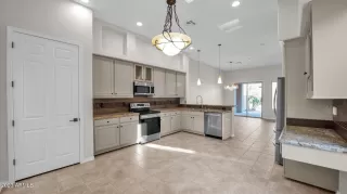 Photo #6: 6511155 Listing