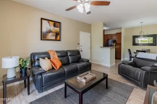 Photo #5: 6511436 Listing