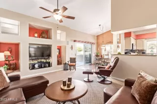 Photo #6: 6511587 Listing