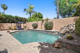 Photo #2: 6511672 Listing