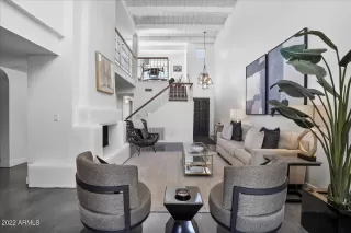 Photo #5: 6511672 Listing