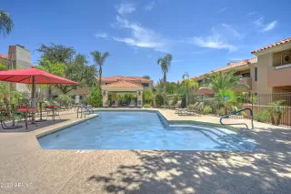 Photo #5: 6512530 Listing