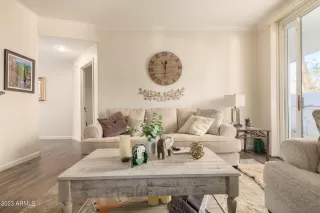 Photo #6: 6513082 Listing