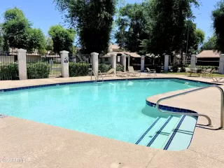 Photo #5: 6513700 Listing