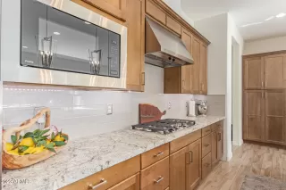 Photo #6: 6513732 Listing 