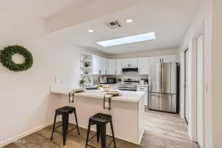 Photo #5: 6514327 Listing