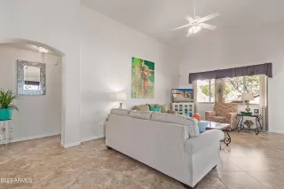 Photo #5: 6514404 Listing