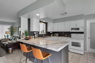 Photo #3: 6514473 Listing