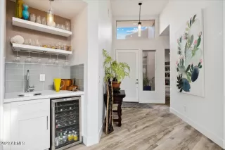 Photo #6: 6514593 Listing